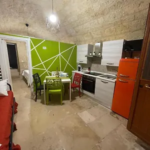 L'infanzia , Bari Italie